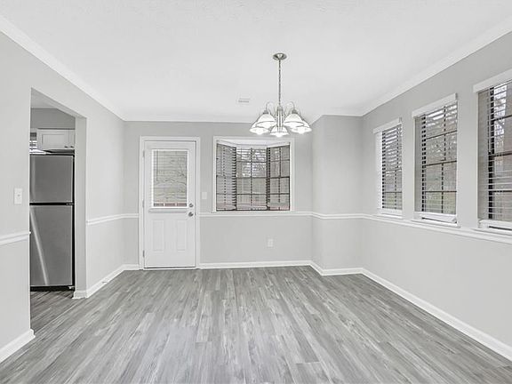 4th image of 1385 Grayland Hills Dr