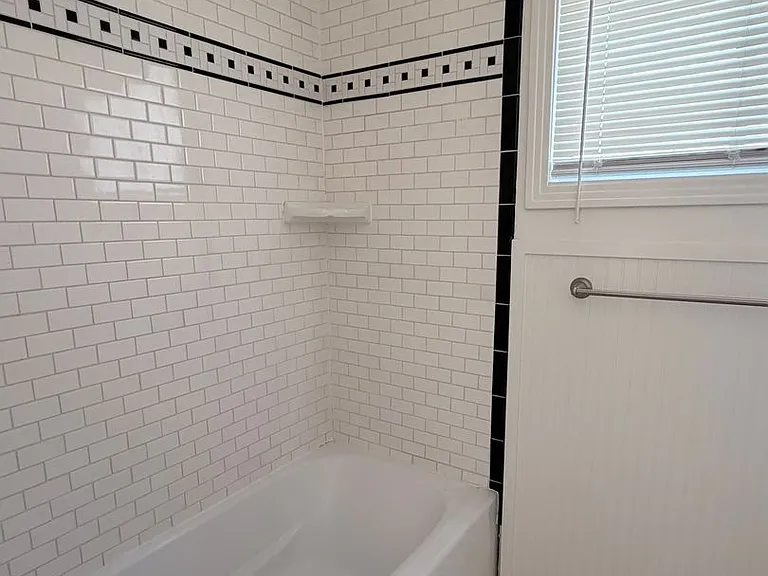 610 Stephen St — Photo 9