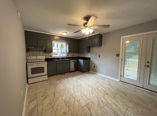 15608 Roland View Dr, Chester, VA 23831