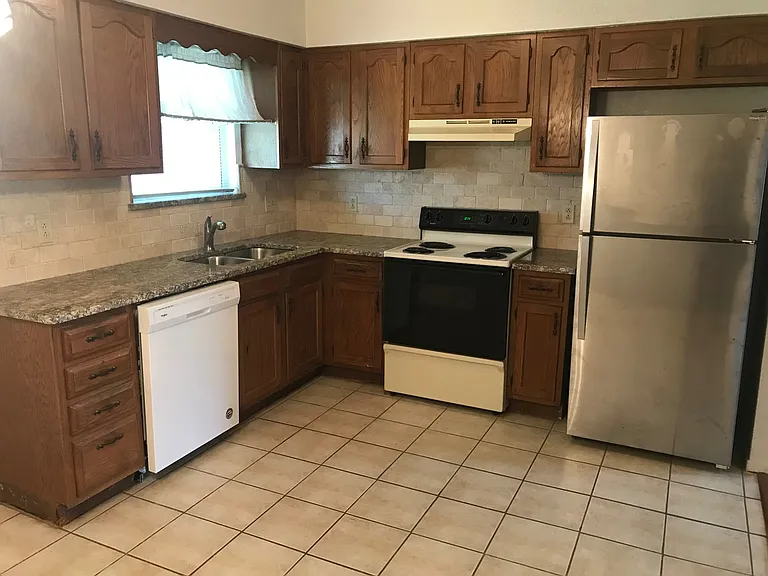 3717 Scranton Ln — Photo 8