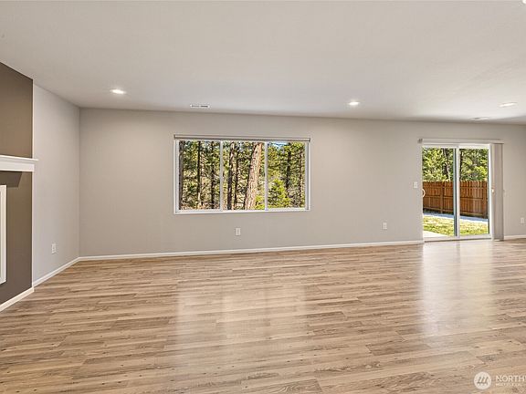 4th image of 1402 Marian Drive