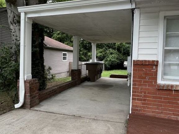 2nd image of 527 Norton Ave