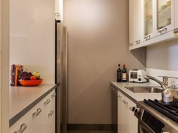 4th image of 60 Pineapple St APT 7H
