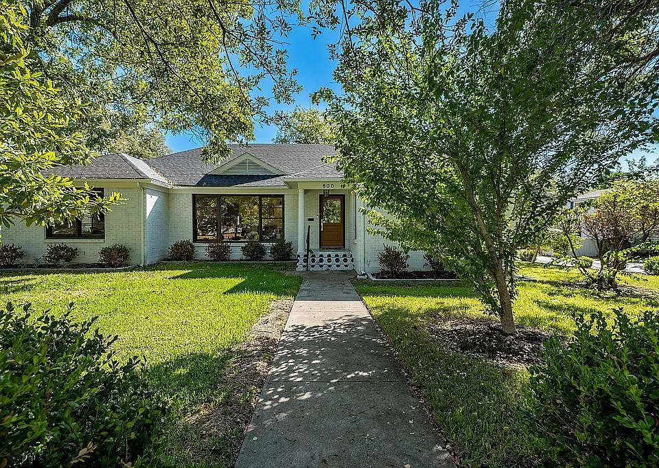 800 N Waddill St — exterior photo