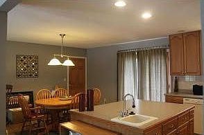 kitchen into dining room 