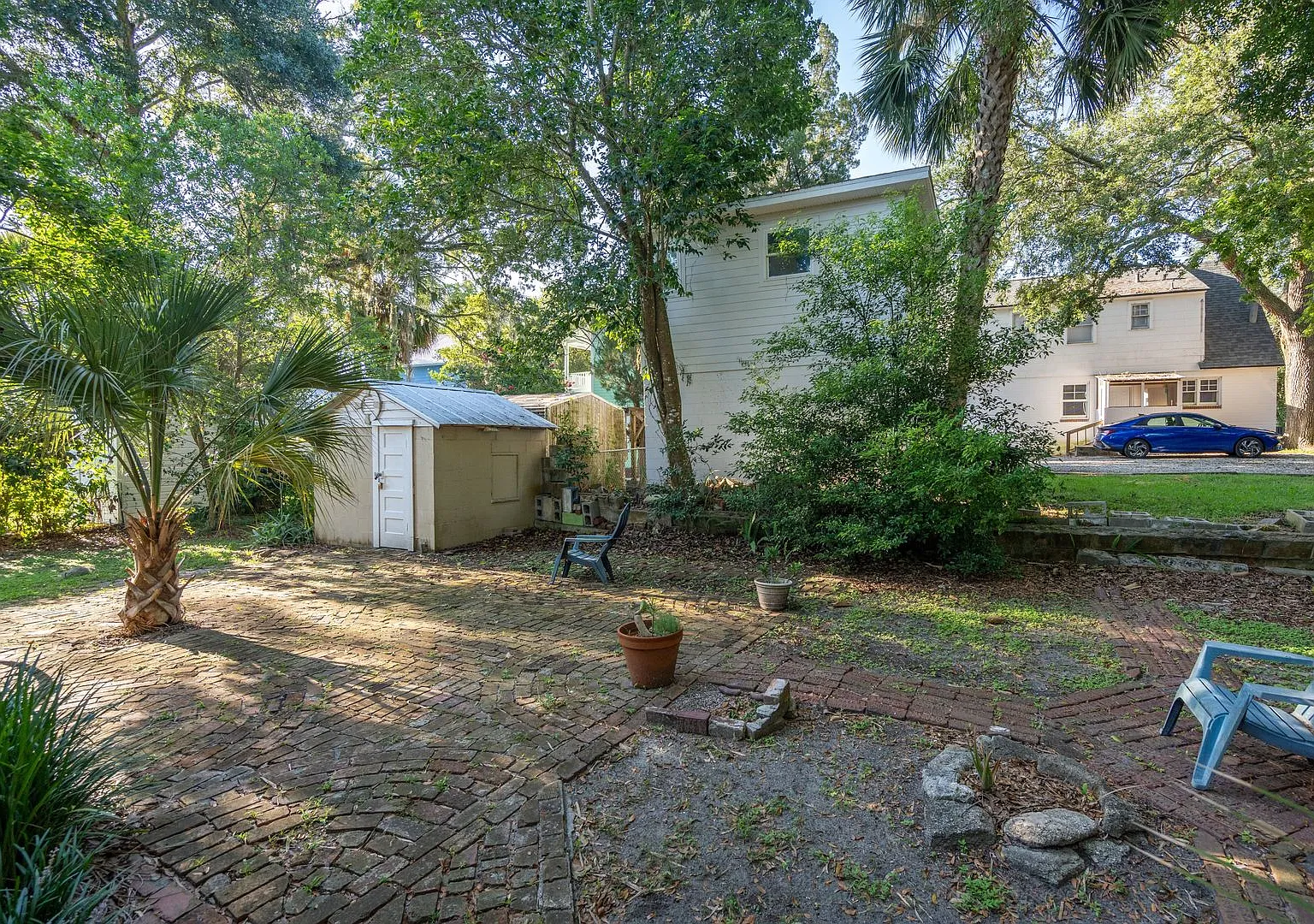 25 Desoto — Photo 2