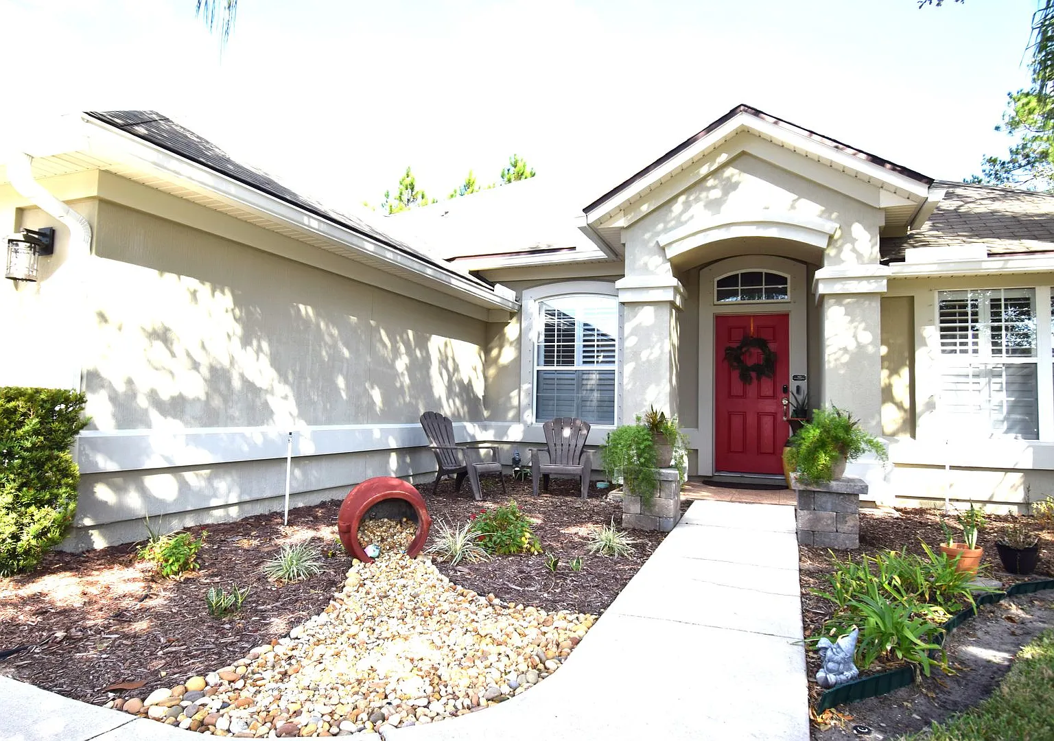 Beautiful 4 Bedroom 2 Bath Home Great Location To Beaches, Shopping & Highways! — Photo 3