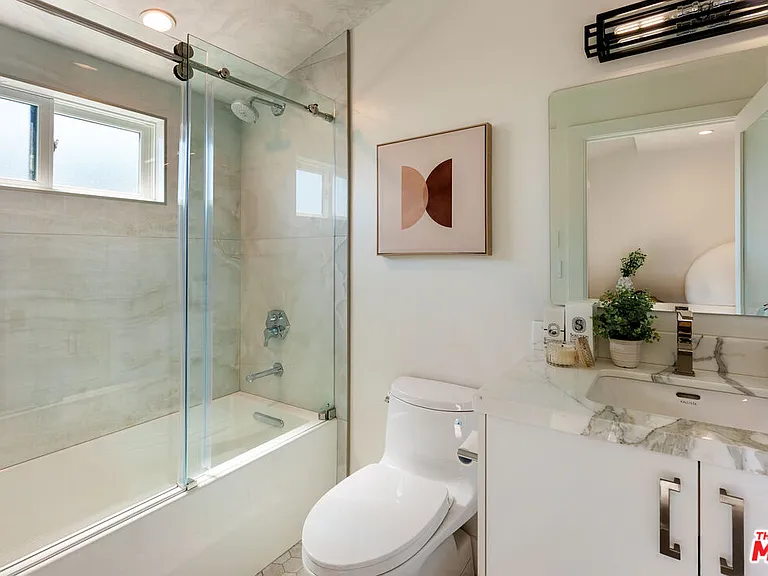 3850 Glenalbyn Dr — Photo 24
