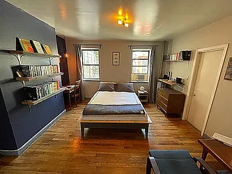 396 Adelphi Street, #3