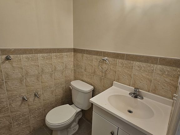 4th image of 31 Bragaw Ave Floor 1