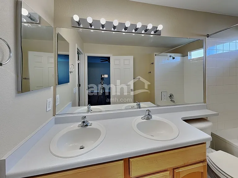 20342 E 40th Pl — Photo 10