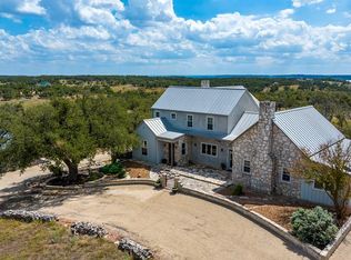 305 Valley View Ln, Fredericksburg, TX 78624