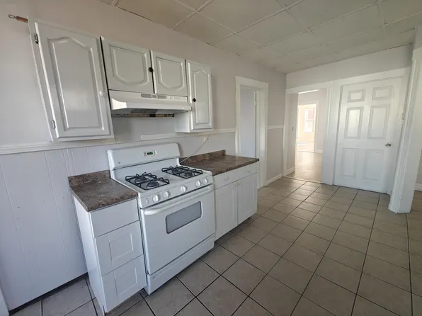 226 Paris St APT 2, Boston, MA 02128