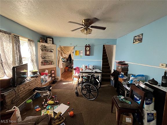 5th image of 16701 Raymond St