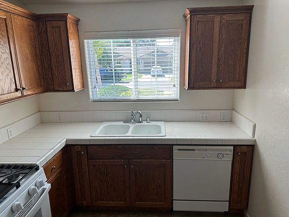 5th image of 4112 S Creekside Ct