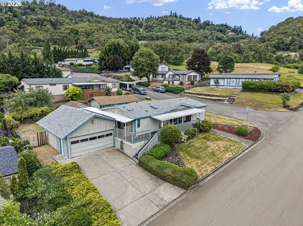 3626 NW Broad St, Roseburg, OR 97471
