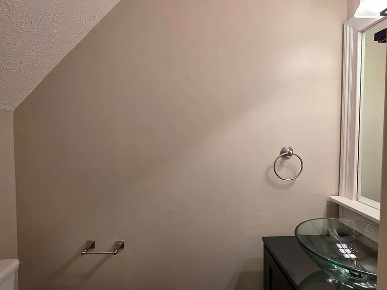 2507 Queen Anne Ct — Photo 4