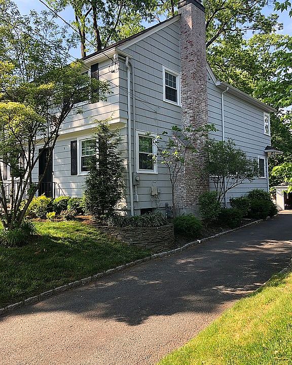 2nd image of 21 Helen St