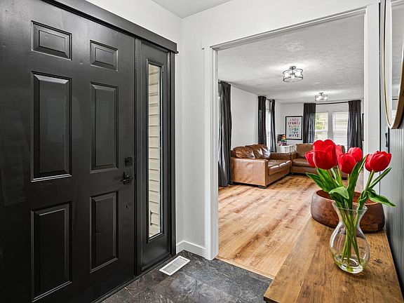 3rd image of 5416 Goldersgreen Dr