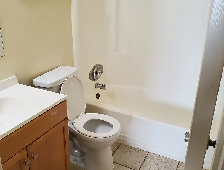 2224 Primrose Ave #10 — Photo 8