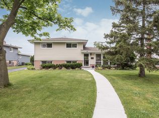 108 Stacy Ct, Glenview, IL 60025