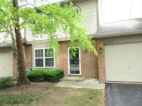 1225 N Village Dr, Round Lake Beach, IL 60073