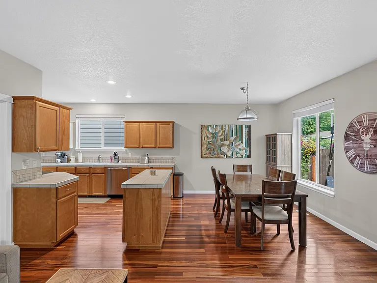 16347 SE Maduros Way — Photo 4