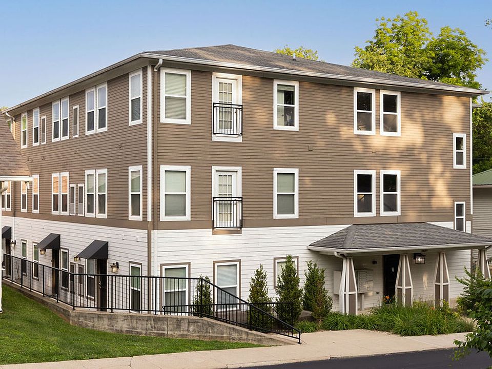 1st image of 609 S Henderson St #60bf3a66a