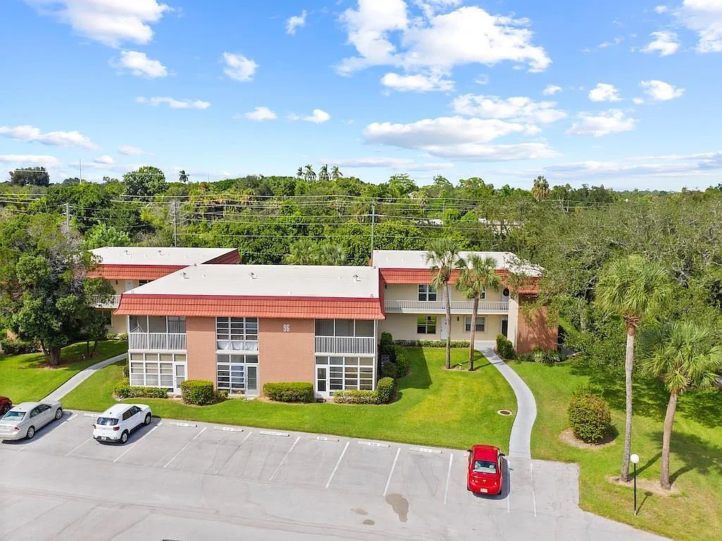 1 bed, 1.5 bath, 750 sqft, $1,600 — Photo 2