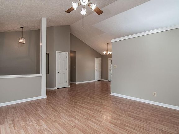 4th image of 1250 Azalea Dr