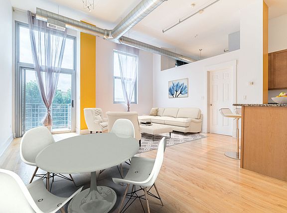4th image of 824 W Superior St Unit 307