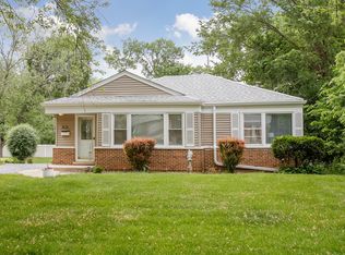572 Glendale Ave, Glen Ellyn, IL 60137