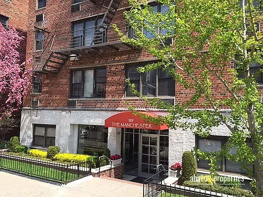 Sold by Abacus Properties | media 8