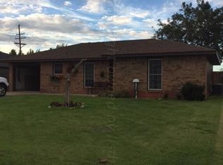 1200 Willow Rd, Pampa, TX 79065