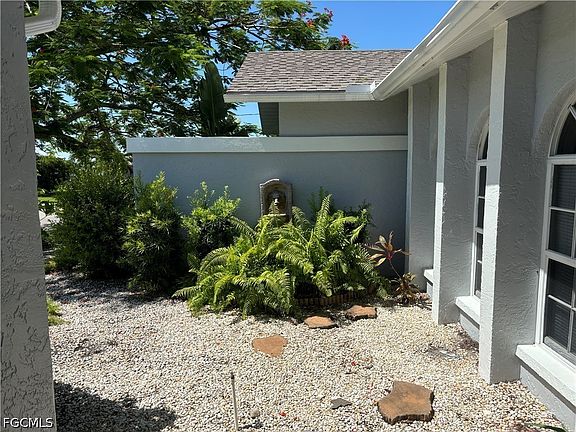 2nd image of 22 SE 10th Ave