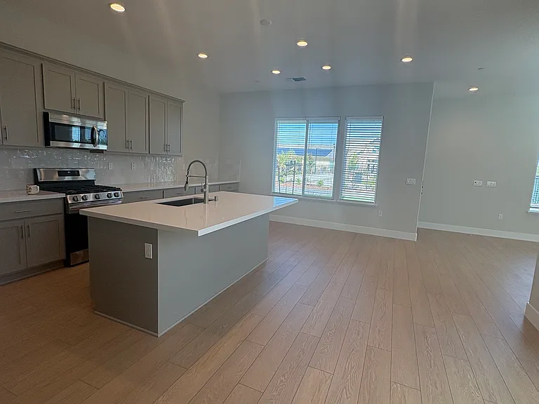 1870 Foster Ln — Photo 29