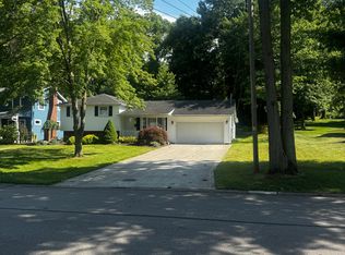 778 Crestline Ave, Amherst, OH 44001