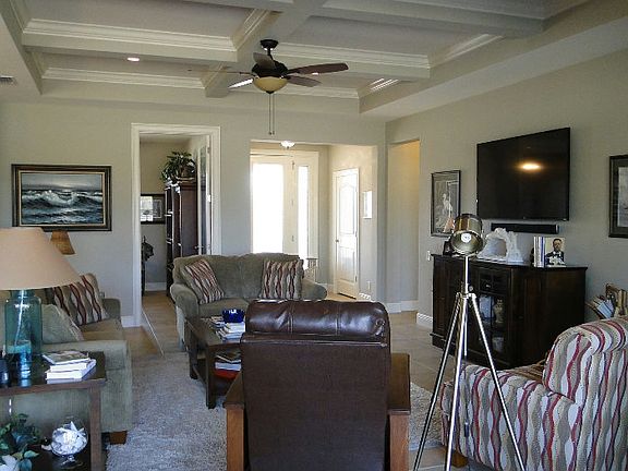 3rd image of 989 SW Mandiba Dr