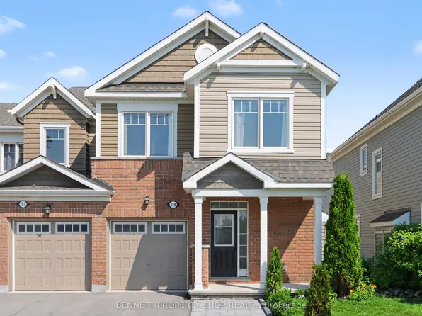 159 Conifer Creek Cir, Ottawa, ON K2M 0M2