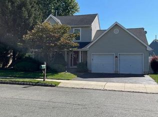 33 Kristopher Dr, Hamilton, NJ 08620