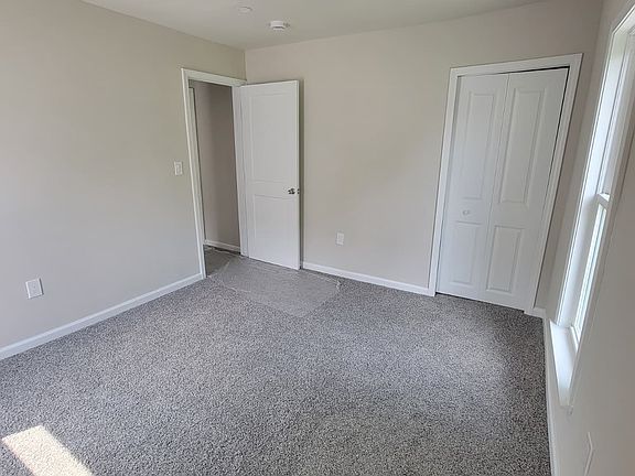 5th image of 413 Lyndal St