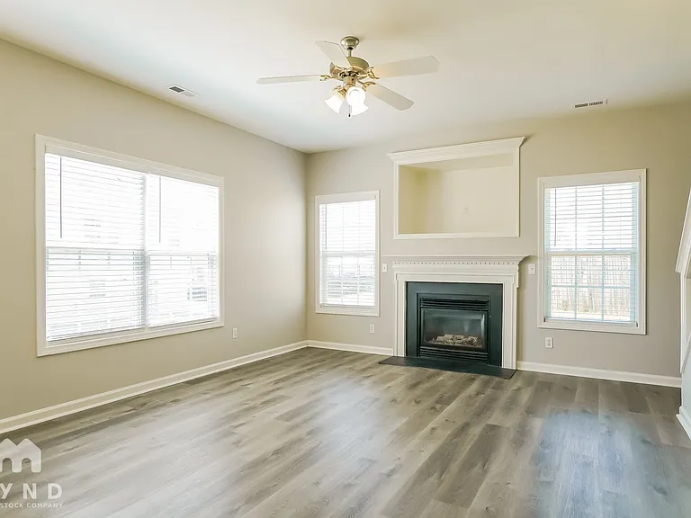 1209 Kinsfolk Cir — Photo 4