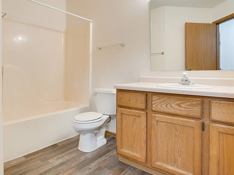 Dock 9 Apartments Bathroom