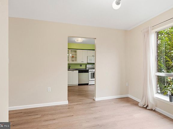 2nd image of 3932 Bel Pre Rd APT 6