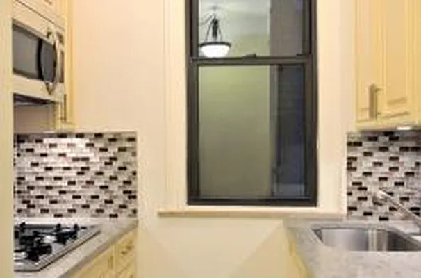 Rented by Great Jones Realty | media 7