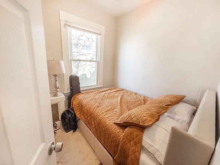 68 Pleasant St #2 — Photo 15