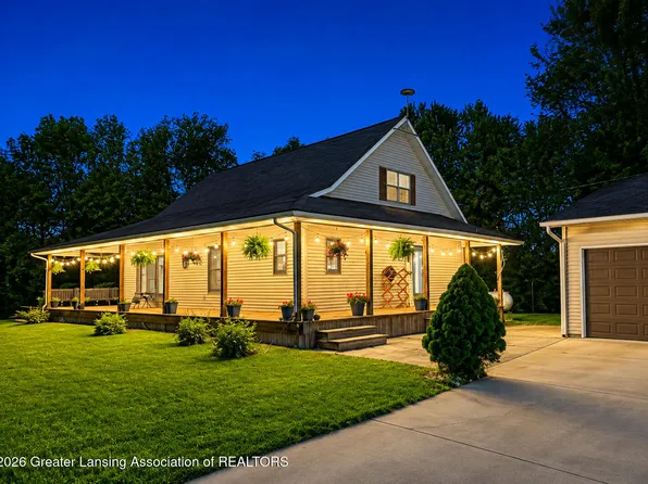 1531 W County Line Rd, Saint Johns, MI 48879