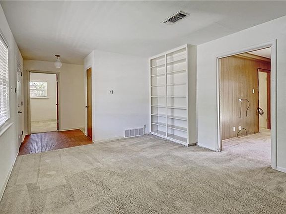 2nd image of 2316 Miriam Ln