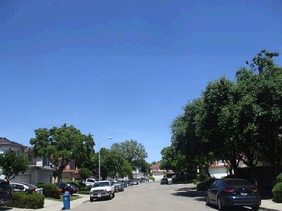 Exterior Neighborhood (street photo)