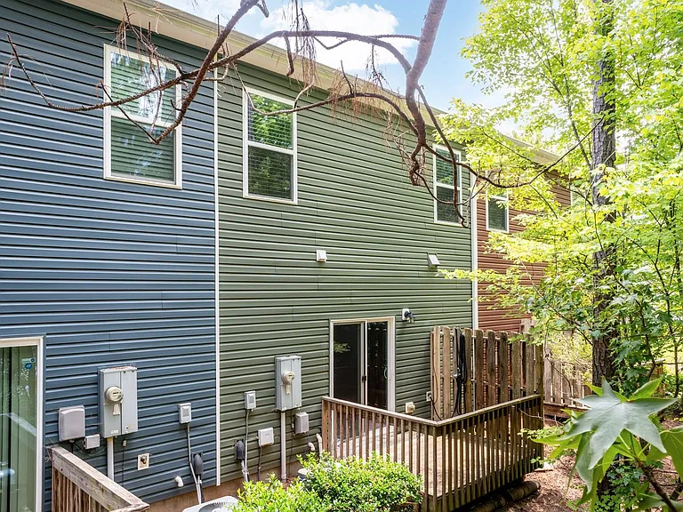 1634 Holly Grove Way — Photo 4